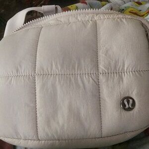 Lululemon quilted handwarmer bag